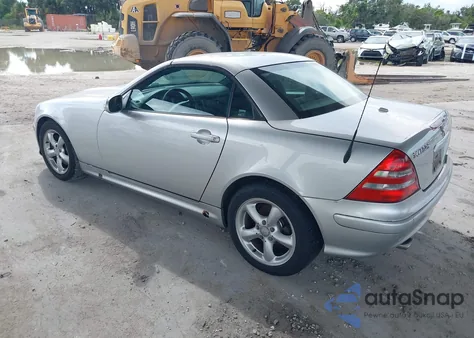 2001 Mercedes-Benz Slk 320 z USA, uszkodzony, nr VIN WDBKK65F81F185298